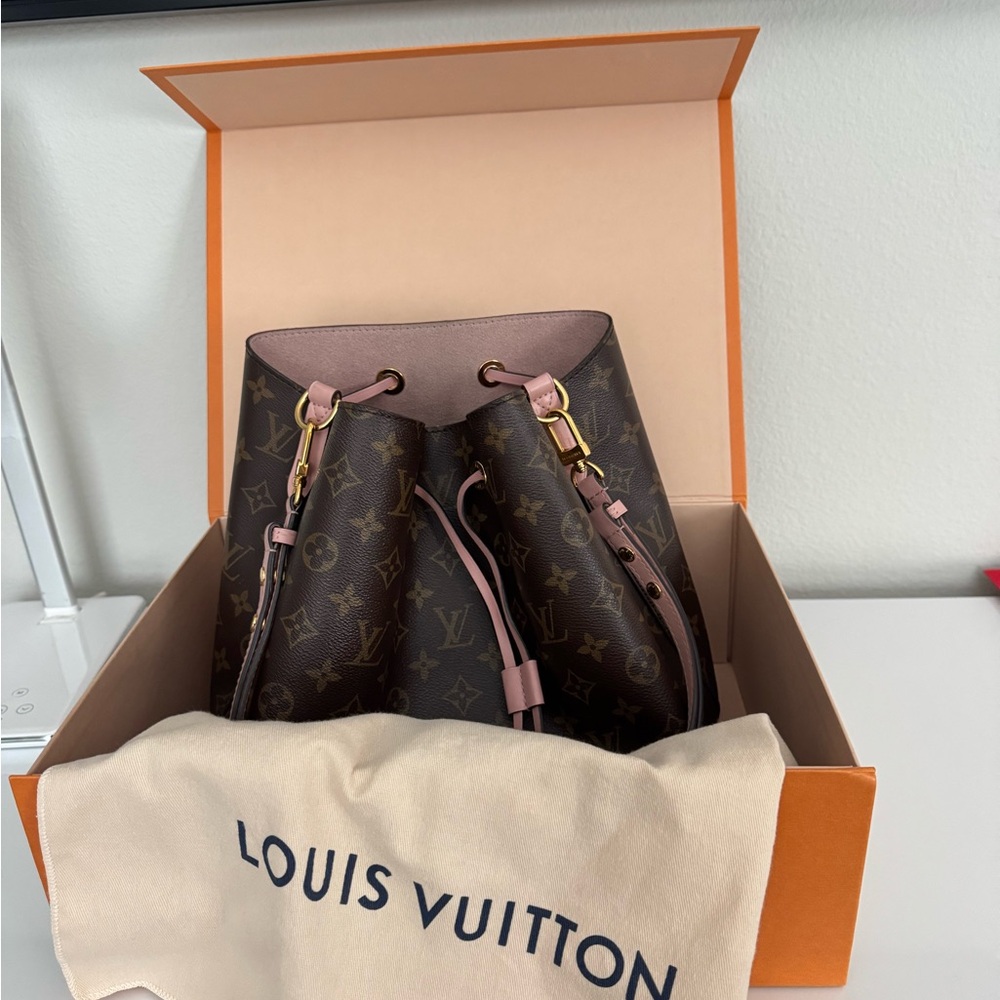 Louis Vuitton Monogram Shoulder Bag in Brown and Pink